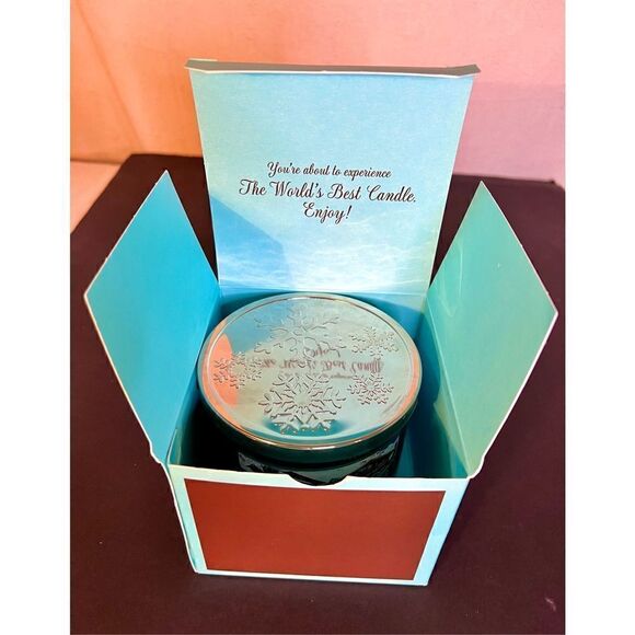 NEW! Rare! Bath & Body Works 3 Wick Candle SKI LODGE Smoky Vanilla, Cypress - Picture 2 of 11